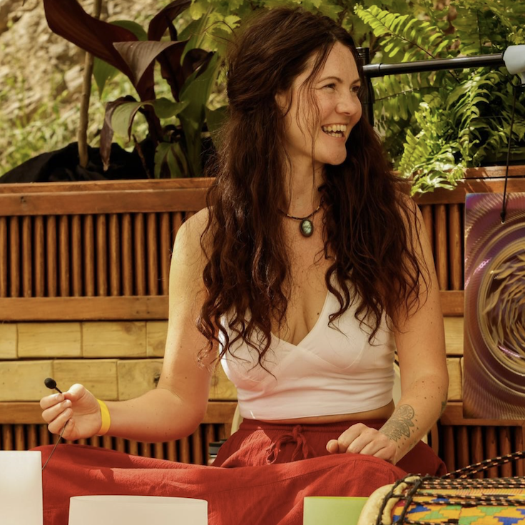 Myska Poll from Sound Healing Málaga collaborates with TLR Coworking